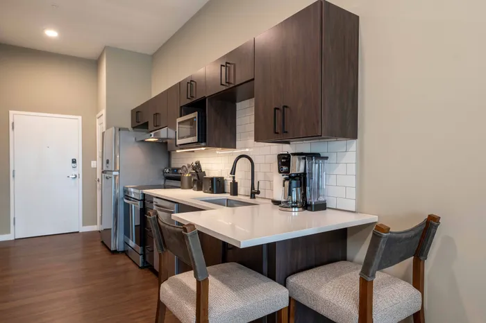 Heritage-Apartments-Springfield-Missouri-Furnished-Studio-Apartment-319-Kitchen-Breakfast-Bar