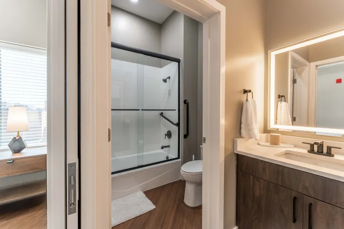 Heritage-Apartments-Springfield-Missouri-Garrison-Furnished-Two-Bed-Apartment-301-Primary-Bathroom