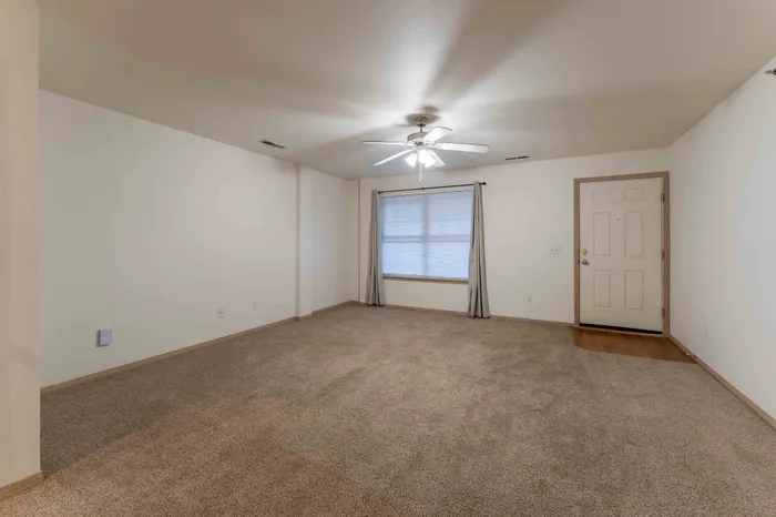 Battlefield-Park-Apartments-Springfield-Missouri-Studio-Living-Space-Entrance
