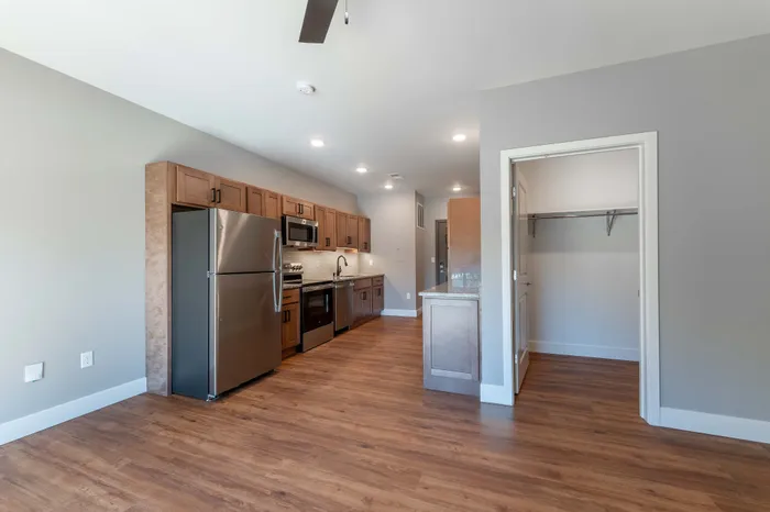 Township-28-Apartments-Springfield-Missouri-Building-H-Studio-Premium-Living-Space-Walk-In-Closet