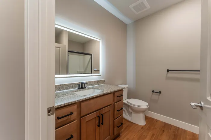 Township-28-Apartments-Springfield-Missouri-Building-H-Studio-Premium-Bathroom