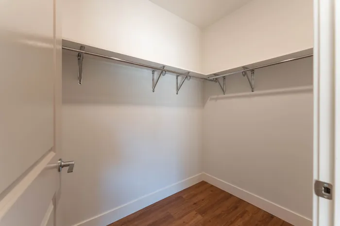 Township-28-Apartments-Springfield-Missouri-Building-H-Studio-Premium-Closet