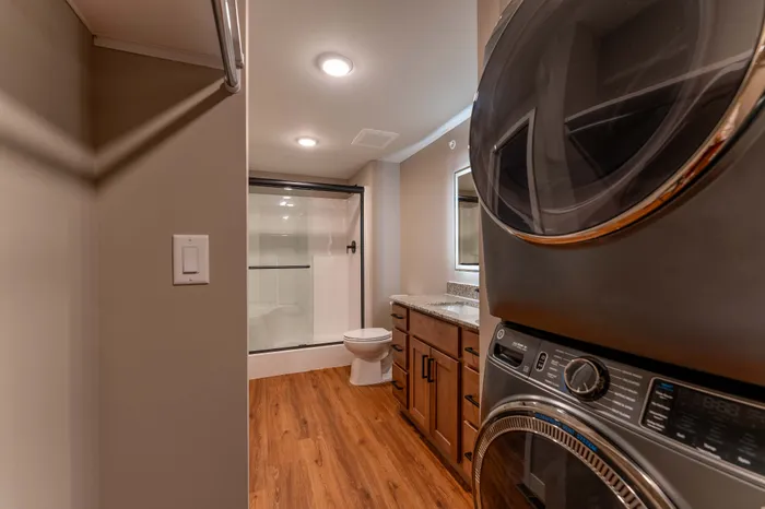 Township-28-Apartments-Springfield-Missouri-Building-H-One-Bedroom-Loft-Premium-Washer-Dryer-Primary-Bathroom