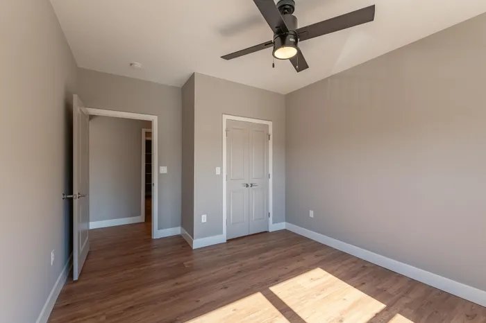 Township-28-Apartments-Springfield-Missouri-Building-H-Premium-Three-Bed-C-Third-Bedroom-Closet