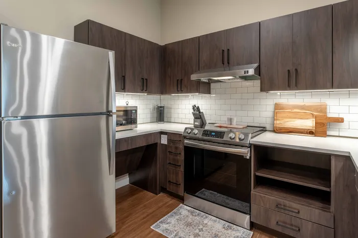 Heritage-Apartments-Springfield-Missouri-Bennett-Furnished-1-Bed-ADA-Unit-Accessible-Kitchen-Appliances