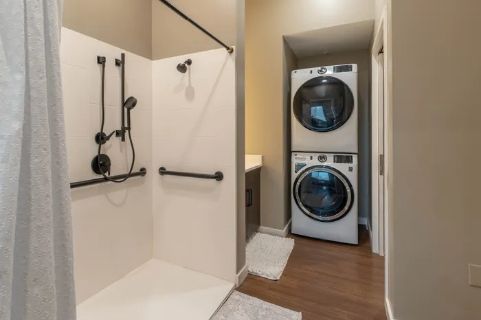 Heritage-Apartments-Springfield-Missouri-Bennett-Furnished-1-Bed-ADA-Unit-Washer-And-Dryer