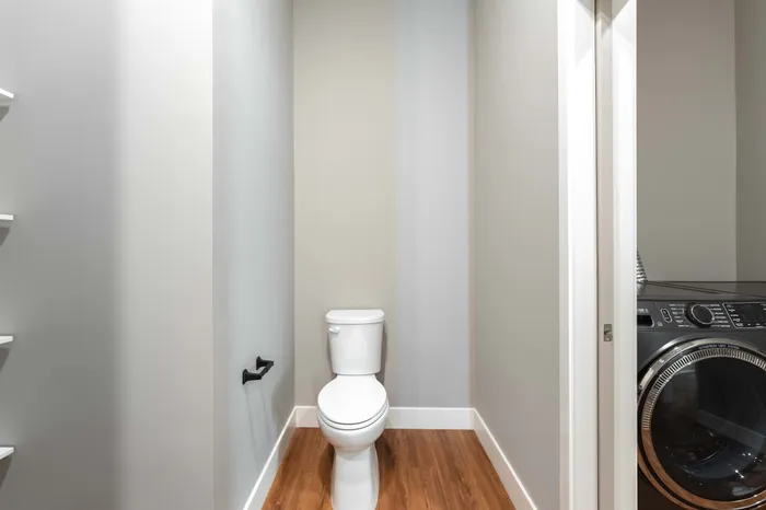 Township-28-Apartments-Springfield-Missouri-Building-H-Premium-Two-Bed-ADA-Unit-Second-Bathroom