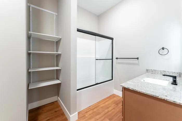 Township-28-Apartments-Springfield-Missouri-Building-H-Premium-Three-Bed-ADA-Unit-Second-Bathroom-Shower