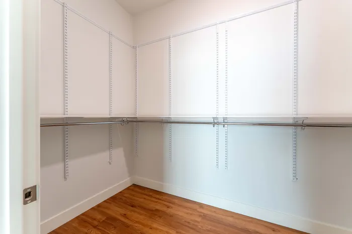 Township-28-Apartments-Springfield-Missouri-Building-H-Premium-Three-Bed-ADA-Unit-Third-Bedroom-Closet
