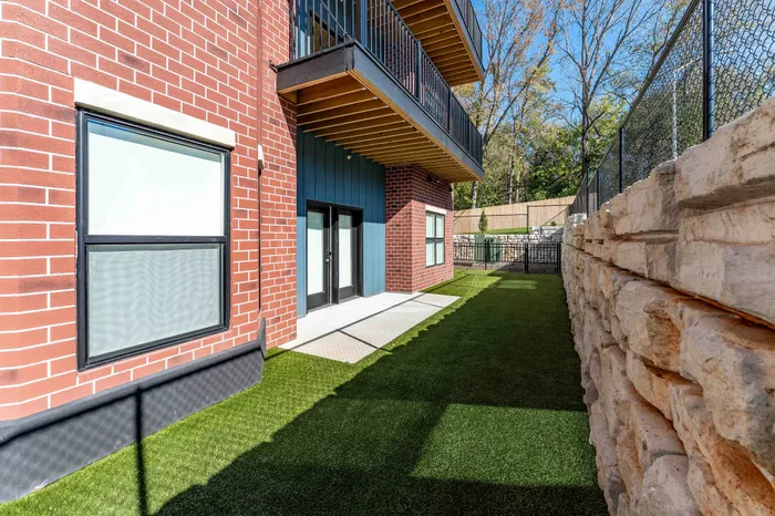 Township-28-Apartments-Springfield-Missouri-Building-H-Premium-Three-Bed-ADA-Unit-Fenced-In-Lawn