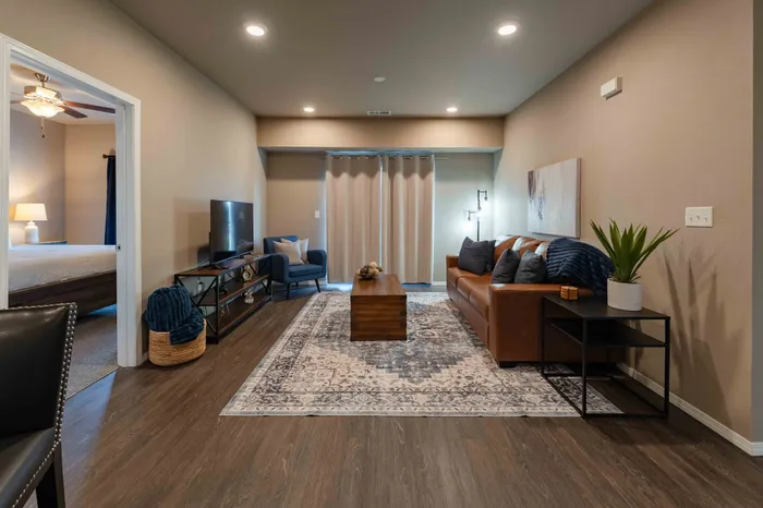 Veranda-Vistas-Apartments-Springfield-Missouri-Furnished-Two-Bedroom-Living-Room-Patio-Entrance