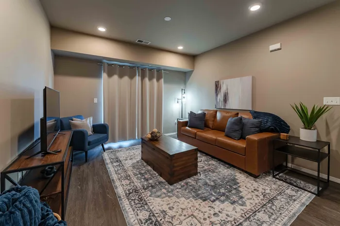 Veranda-Vistas-Apartments-Springfield-Missouri-Furnished-Two-Bedroom-Living-Room