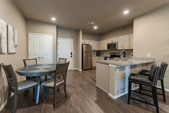 Veranda-Vistas-Apartments-Springfield-Missouri-Furnished-Two-Bedroom-Kitchen-And-Dining