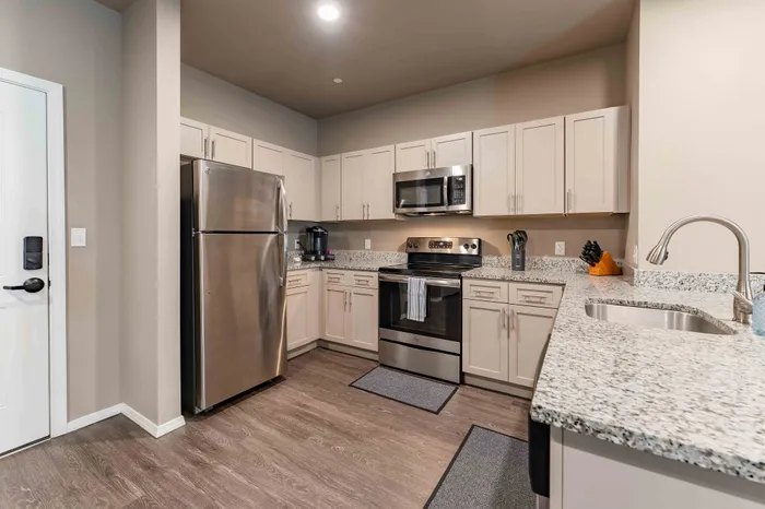 Veranda-Vistas-Apartments-Springfield-Missouri-Furnished-Two-Bedroom-Kitchen