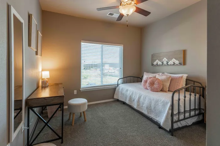 Veranda-Vistas-Apartments-Springfield-Missouri-Furnished-Two-Bedroom-Secondary-Bedroom