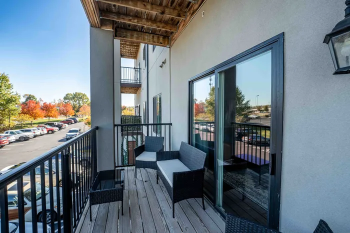 Veranda-Vistas-Apartments-Springfield-Missouri-Furnished-Two-Bedroom-Patio