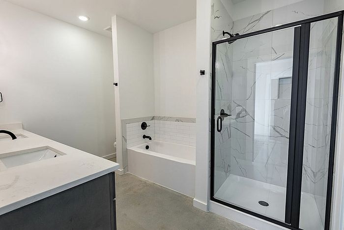 A2 Hudson Master Bath-3