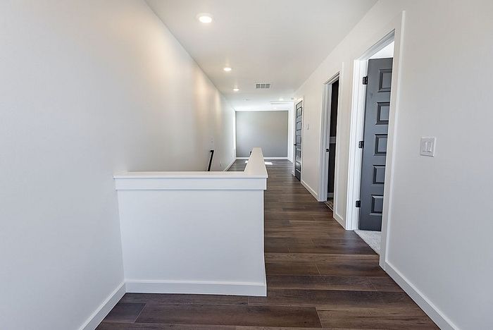A2 Hudson Upstairs Landing-2
