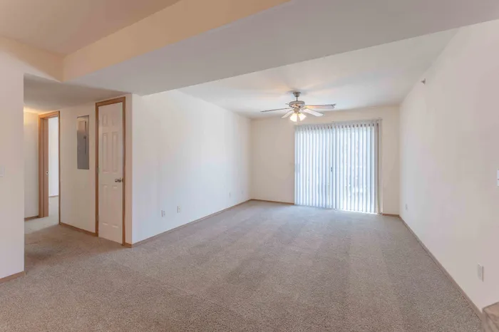 Battlefield-Park-Apartments-Springfield-Missouri-W-Battlefield-Rd-Living-Room