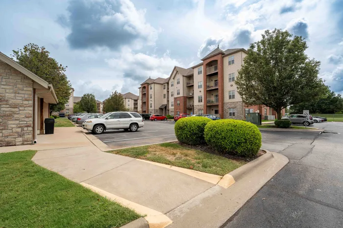 Coryell-Courts-Apartments-North-Springfield-Missouri-Off-I-44-Community