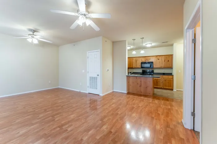 Coryell-Courts-Apartments-North-Springfield-Missouri-Off-I-44-Living-Room-Kitchen