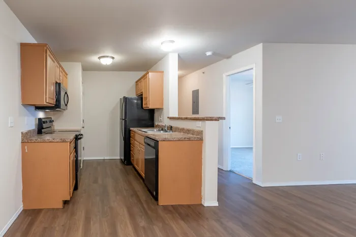Coryell-Crossing-Apartments-Springfield-Missouri-W-Sunshine-St-Kitchen