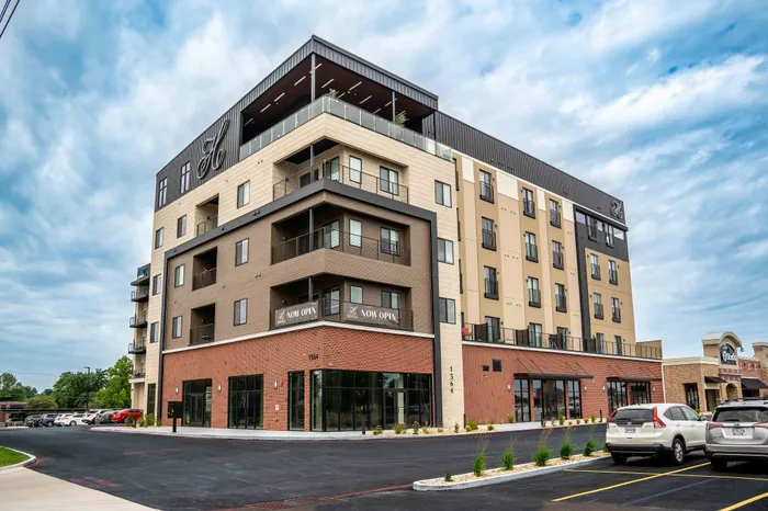 Heritage-Apartments-Springfield-Missouri-E-Battlefield-Rd-Community-Exterior