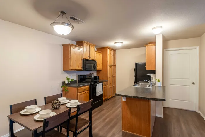 The-Abbey-Apartments-Springfield-Missouri-S-Fremont-Ave-Furnished-Kitchen