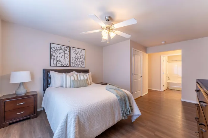 The-Abbey-Apartments-Springfield-Missouri-S-Fremont-Ave-Furnished-Bedroom