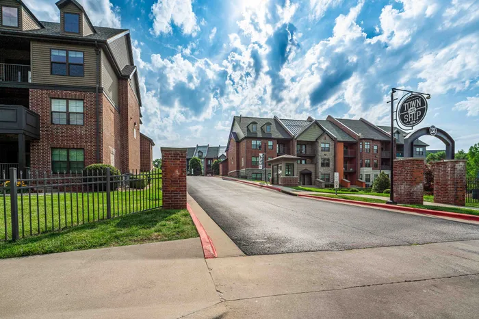 Township-28-Apartments-Springfield-Missouri-Galloway-Neighborhood-Community-Entrance