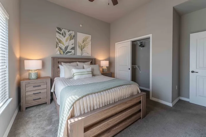 Verandas-Apartments-Springfield-Missouri-South-Campbell-Ave-Furnished-Bedroom