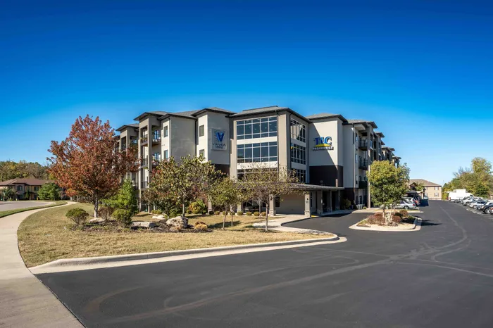 Veranda-Vistas-55-Plus-Apartments-Springfield-Missouri-S-Campbell-Ave-Community-Entrance