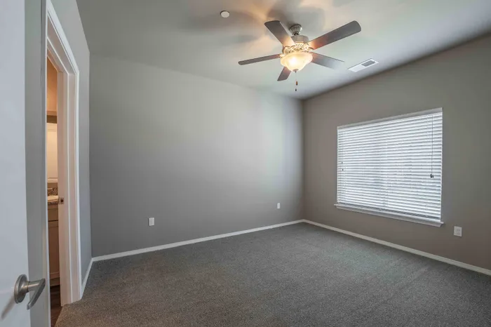 Veranda-Vistas-55-Plus-Apartments-Springfield-Missouri-S-Campbell-Ave-Bedroom