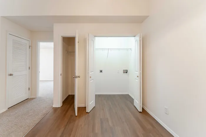 Battlefield-Park-Apartments-Springfield-Missouri-Two-Bedroom-Dining-Space-And-Washer-Dryer-Hookups