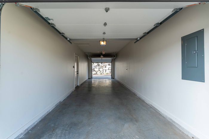 Owen-Silos-South-Springfield-Missouri-Furnished-Homes-The-Glasford-5741-Three-Bedroom-Garage