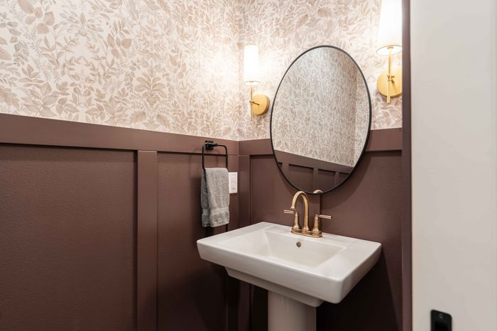Owen-Silos-South-Springfield-Missouri-Furnished-Homes-The-Glasford-5741-Three-Bedroom-Half-Bathroom-Sink