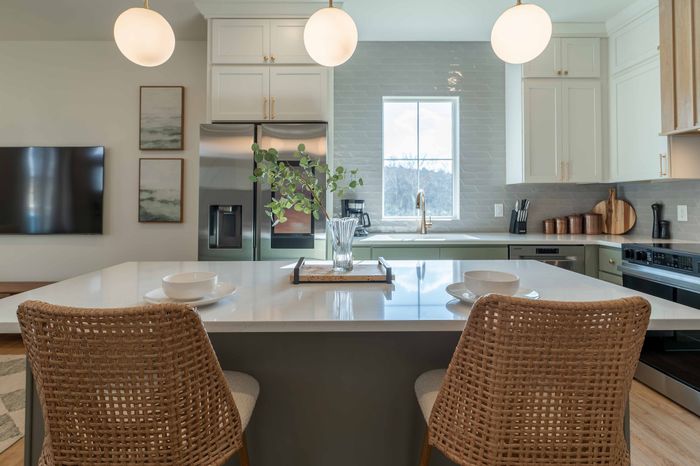 Owen-Silos-South-Springfield-Missouri-Furnished-Homes-The-Hudson-5773-Three-Bedroom-Dining-Space