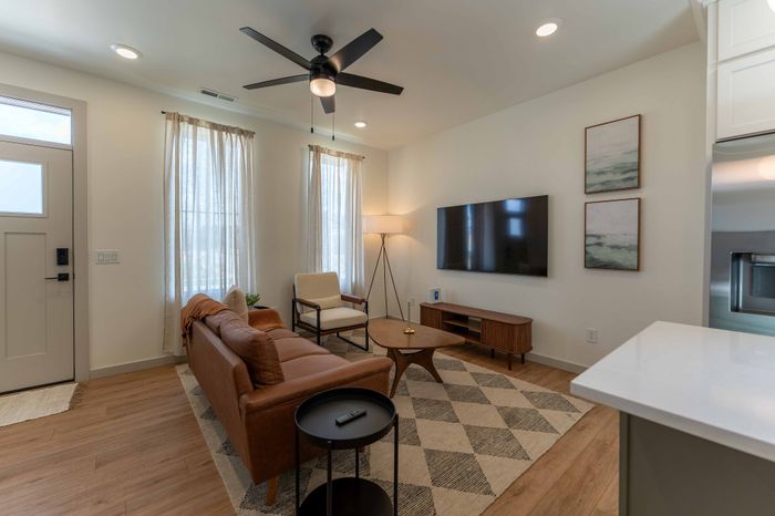 Owen-Silos-South-Springfield-Missouri-Furnished-Homes-The-Hudson-5773-Three-Bedroom-Living-Room