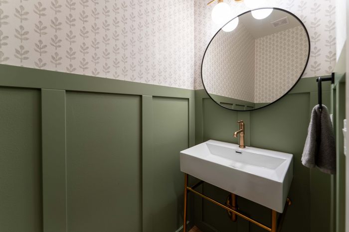 Owen-Silos-South-Springfield-Missouri-Furnished-Homes-The-Hudson-5773-Three-Bedroom-Half-Bathroom-Sink