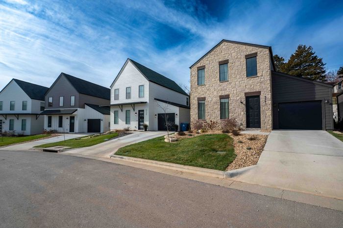 Owen-Silos-Subdivision-Southwest-Springfield-Missouri-Furnished-Homes-Community-Exterior