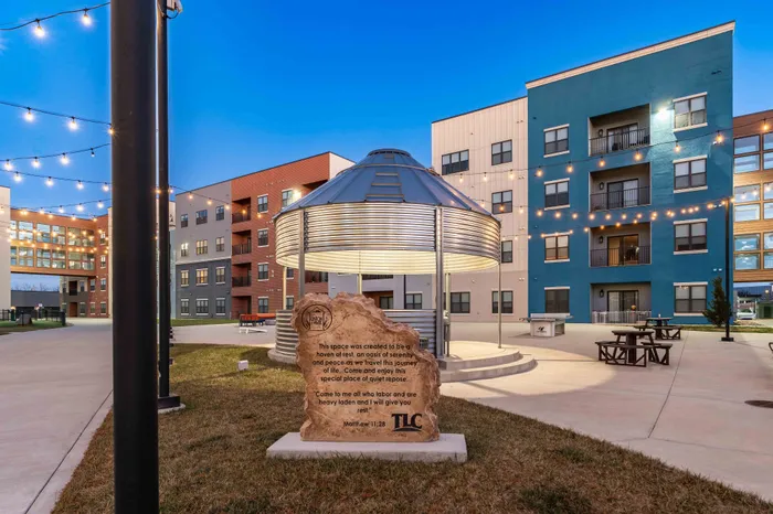 Union-Mill-Apartments-Wichita-Kansas-Amenities-Courtyard-Gazebo-At-NIght