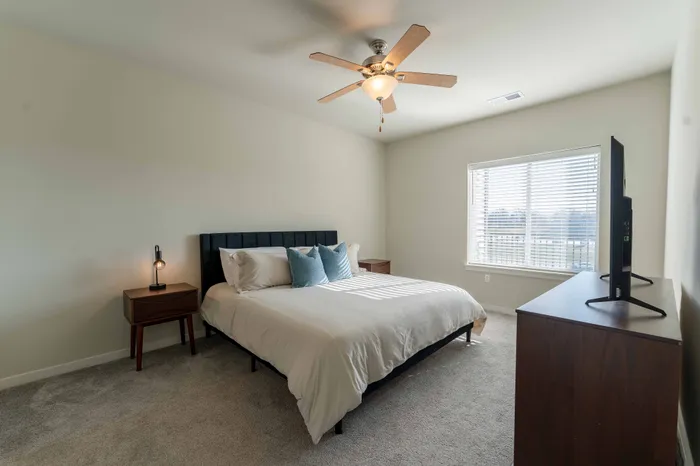 Monarch-Apartments-Springfield-Missouri-Furnished-Two-Bed-Apartment-Primary-Bedroom