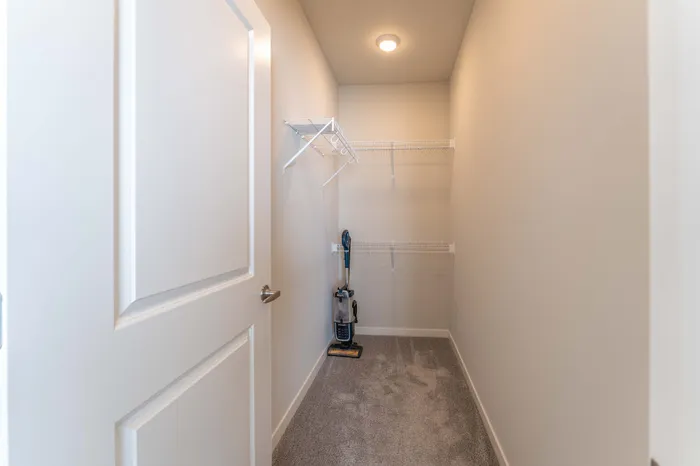 Monarch-Apartments-Springfield-Missouri-Furnished-Two-Bed-Apartment-Secondary-Bedroom-Closet