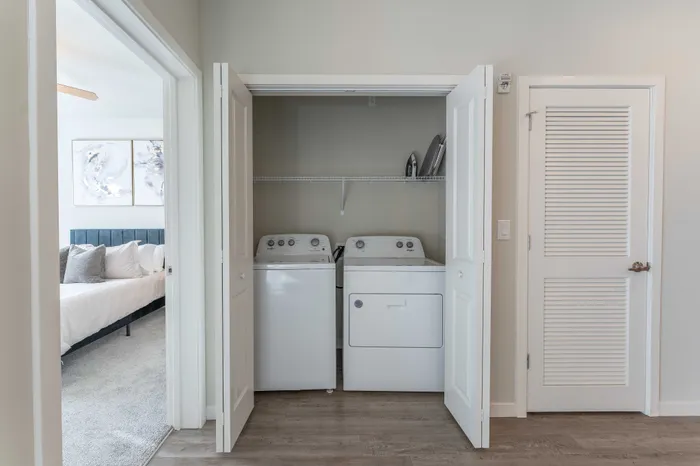Monarch-Apartments-Springfield-Missouri-Furnished-Two-Bed-Apartment-Washer-And-Dryer