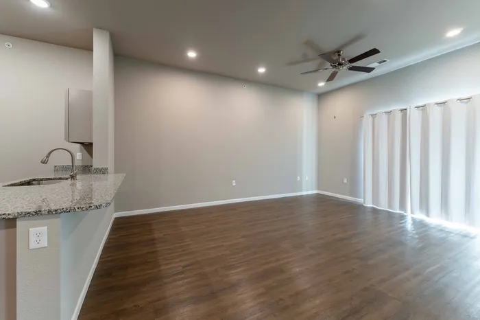 Coryell-Commons-Heights-Apartments-For-Rent-South-Springfield-Missouri-One-Bed-Unit-408-Living-Room