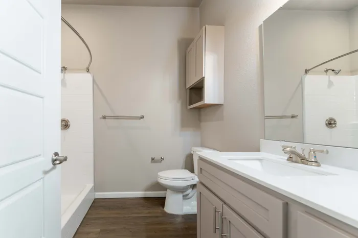 Coryell-Commons-Heights-Apartments-For-Rent-South-Springfield-Missouri-One-Bed-Unit-408-Bathroom