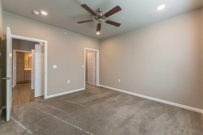 Coryell-Commons-Heights-Apartments-For-Rent-South-Springfield-Missouri-Two-Bed-Unit-104-Secondary-Bedroom-Closet-Door