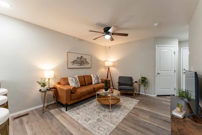 Oakwood-Heights-Townhomes-Republic-Missouri-Furnished-Two-Bed-Townhome-Living-Room