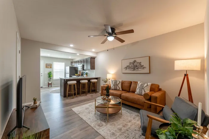 Oakwood-Heights-Townhomes-Republic-Missouri-Furnished-Two-Bed-Townhome-Living-Room-Kitchen