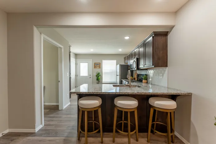 Oakwood-Heights-Townhomes-Republic-Missouri-Furnished-Two-Bed-Townhome-Kitchen-Breakfast-Bar